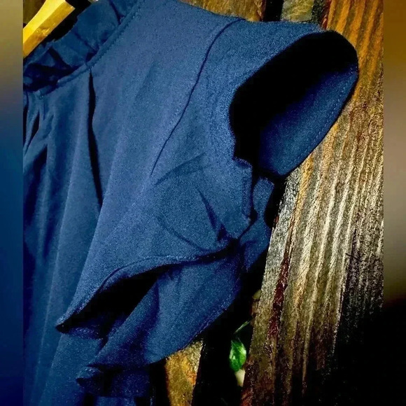 Kimi + Kai Maternity "Karlena" Flutter Sleeve Top Size Large - Picture 4 of 8